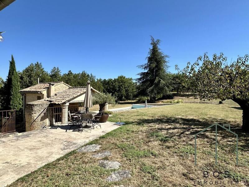 Maison - 200 m² - 6 pièces