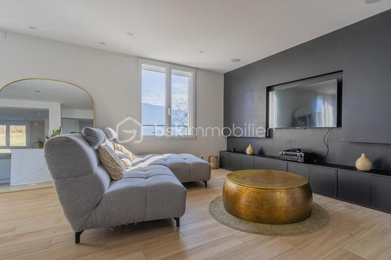 Appartement - 81 m² - 3 pièces