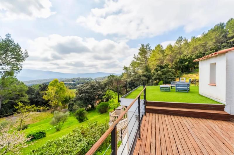 Maison - 300 m² - 8 pièces