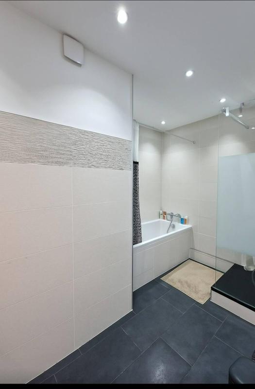 Appartement - 146 m² - 8 pièces