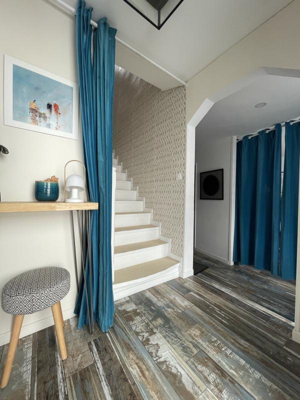 Maison - 200 m² - 7 pièces