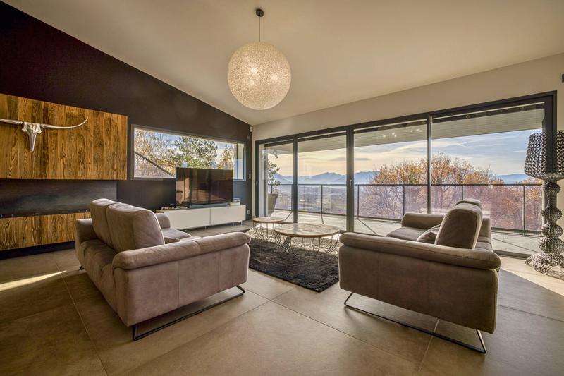 Villa - 355 m² - 5 pièces