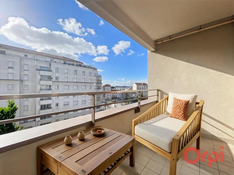 Appartement - 90 m² - 4 pièces