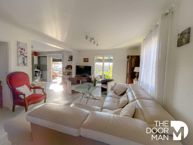 Maison - 200 m² - 6 pièces