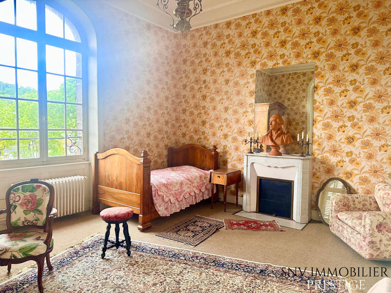 Château - 876 m² - 18 pièces