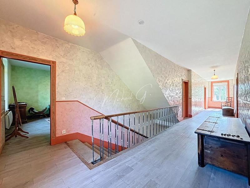 Maison - 282 m² - 8 pièces