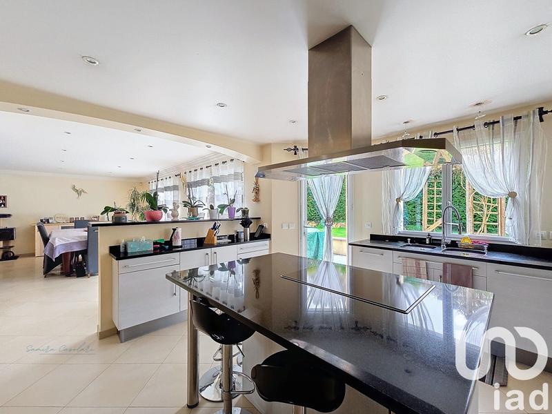 Maison - 213 m² - 7 pièces