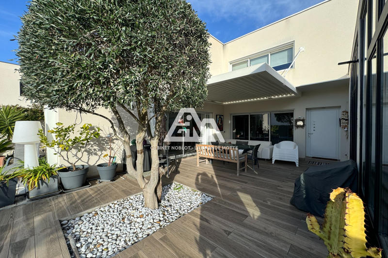 Maison - 170 m² - 5 pièces