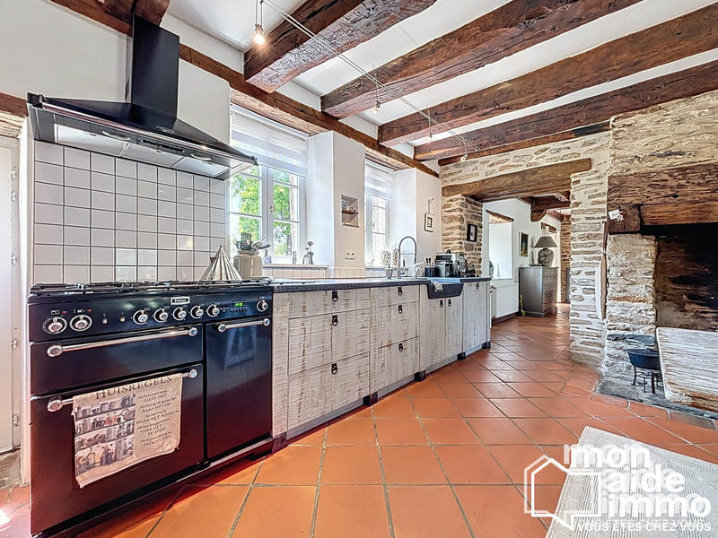 Maison ancienne - 230 m² - 7 pièces