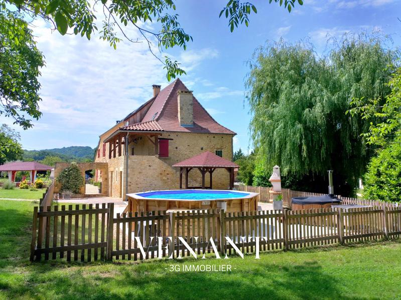 Villa - 457 m² - 16 pièces