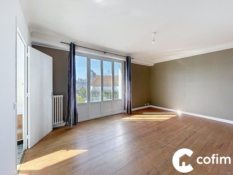 Maison traditionnelle - 180 m² - 7 pièces