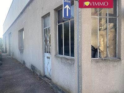 Magasins - 300 m² - 4 pièces