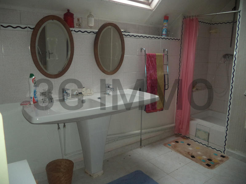 Maison - 190 m² - 8 pièces