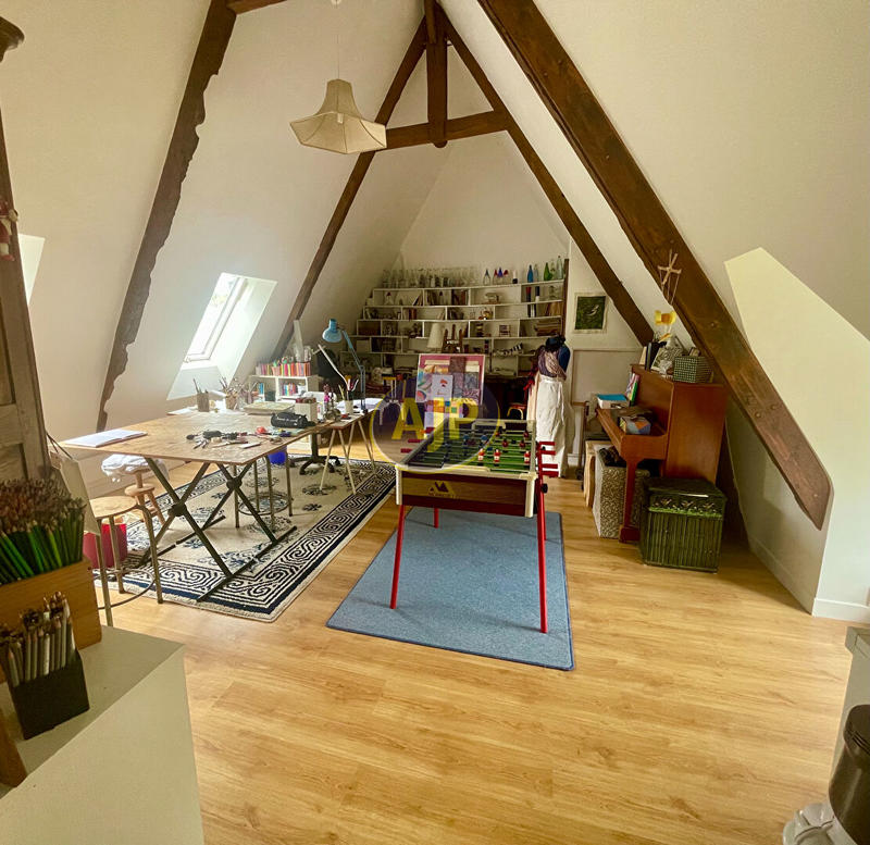 Maison - 225 m² - 8 pièces