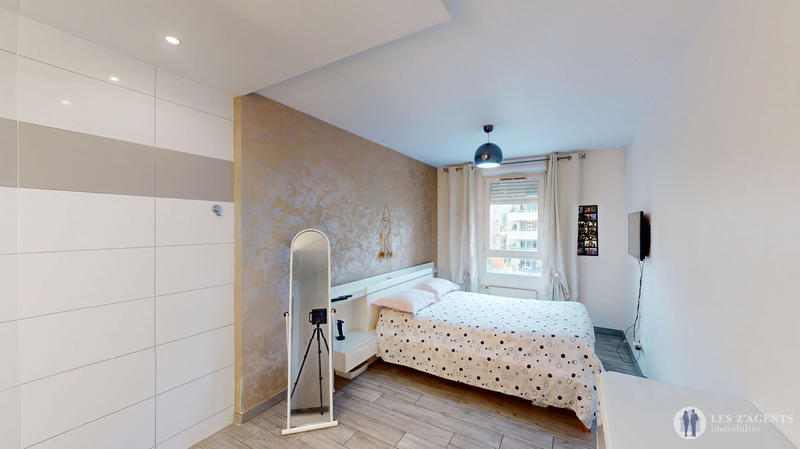 Appartement - 96 m² - 5 pièces