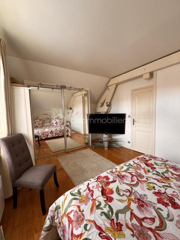 Propriété - 260 m² - 10 pièces