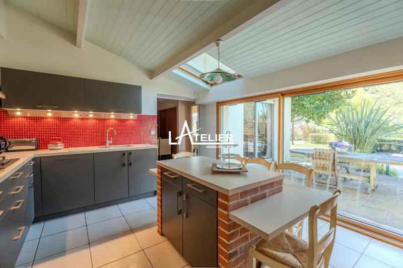 Propriété - 220 m² - 7 pièces