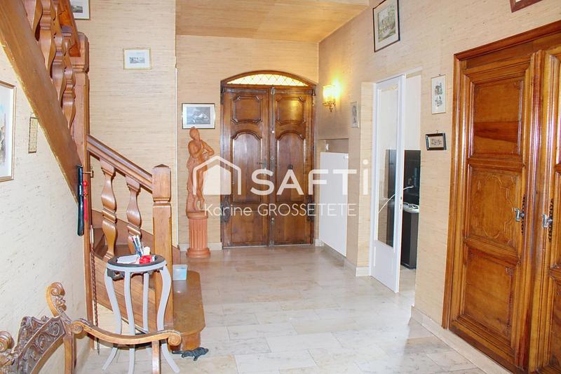 Maison - 228 m² - 7 pièces