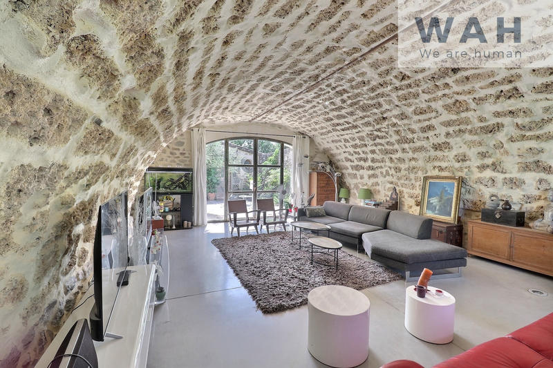 Maison - 300 m² - 10 pièces