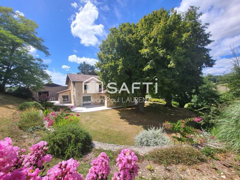 Maison - 340 m² - 11 pièces