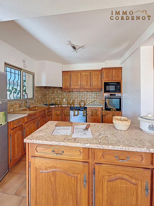 Villa - 184 m² - 6 pièces