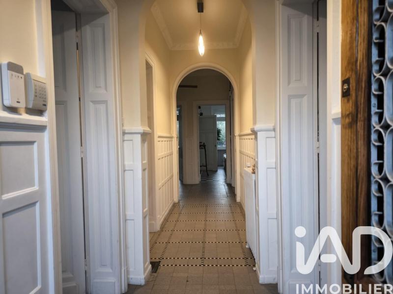 Maison - 287 m² - 12 pièces