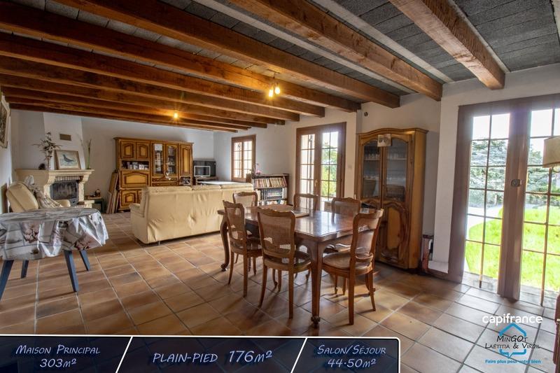 Propriété - 354 m² - 10 pièces