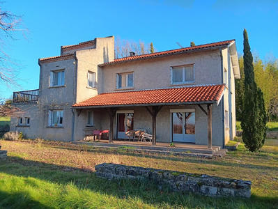 Maison - 170 m² - 7 pièces