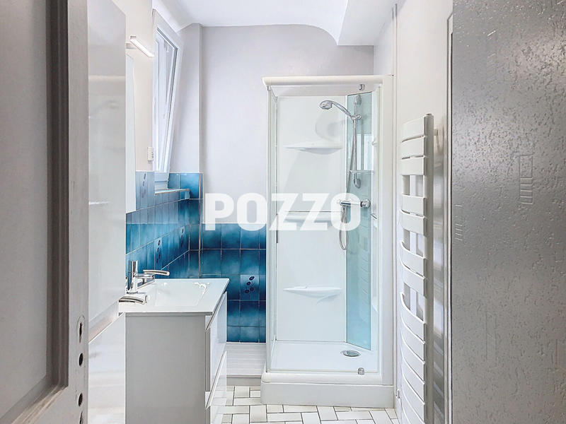 Maison - 181 m² - 7 pièces