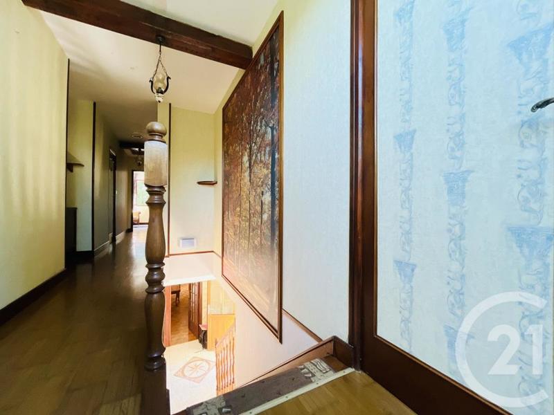 Maison - 216 m² - 7 pièces