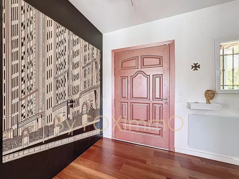 Maison - 230 m² - 6 pièces