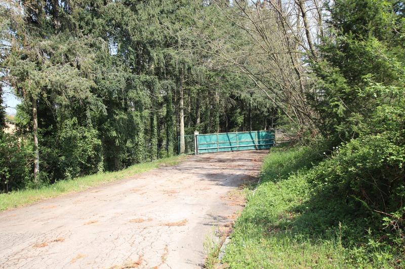 Entrepôt - 1 700 m²