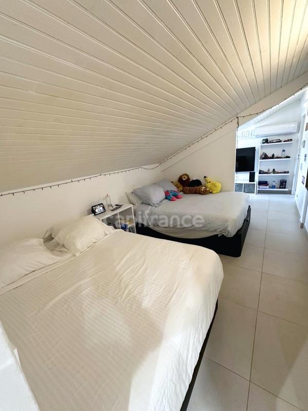 Appartement - 80 m² - 4 pièces