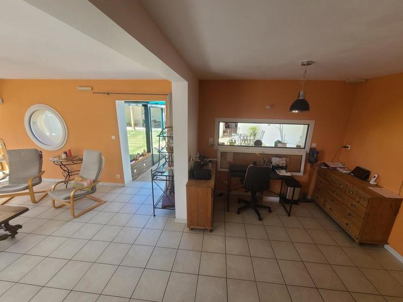 Maison - 215 m² - 6 pièces