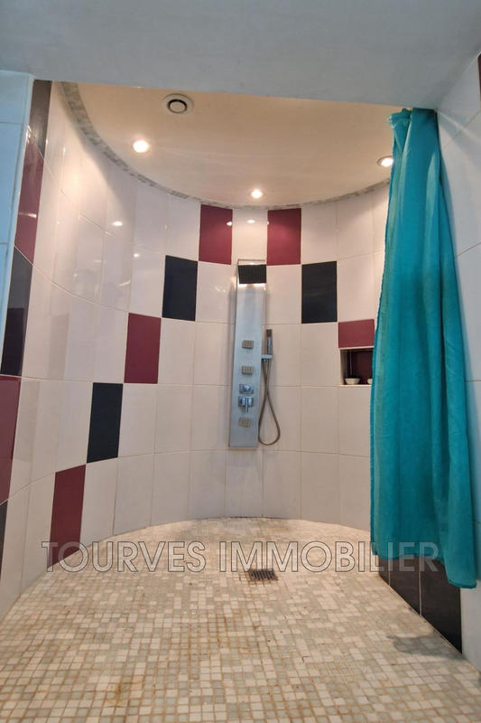 Villa - 212 m² - 8 pièces