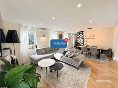 Maison - 316 m² - 10 pièces