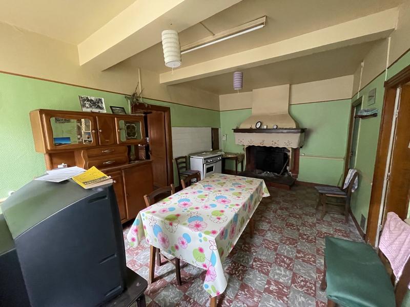 Maison traditionnelle - 250 m² - 12 pièces