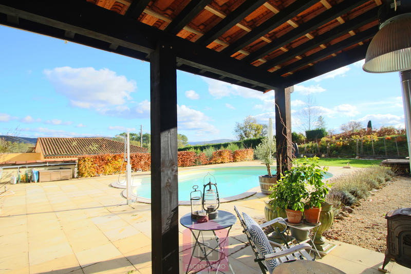 Propriété - 395 m² - 12 pièces