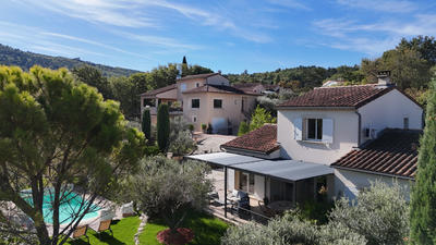 Villa - 469 m² - 10 pièces