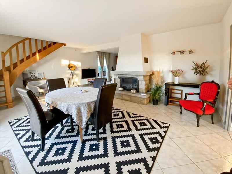 Maison - 149 m² - 8 pièces