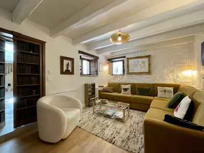 Maison - 140 m² - 9 pièces