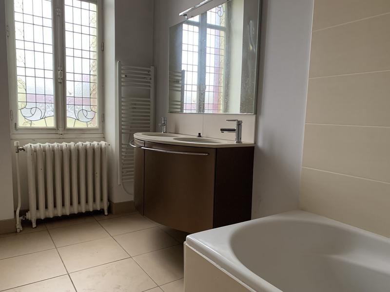 Maison - 217 m² - 10 pièces