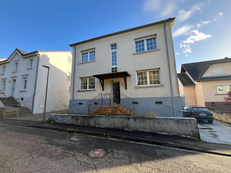 Maison - 212 m² - 8 pièces