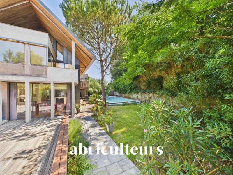 Maison d'architecte - 316 m² - 9 pièces