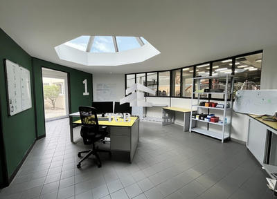Local d'activités - 1 850 m²