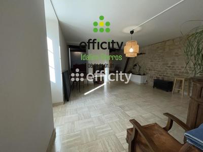 Maison - 240 m² - 7 pièces