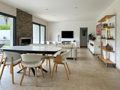 Villa - 189 m² - 7 pièces