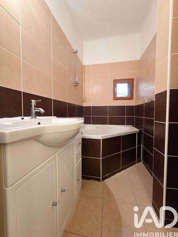 Maison de village - 80 m² - 3 pièces