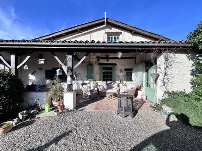 Maison traditionnelle - 350 m² - 14 pièces