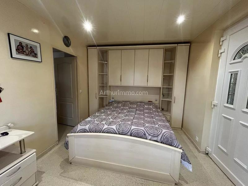 Maison - 234 m² - 9 pièces